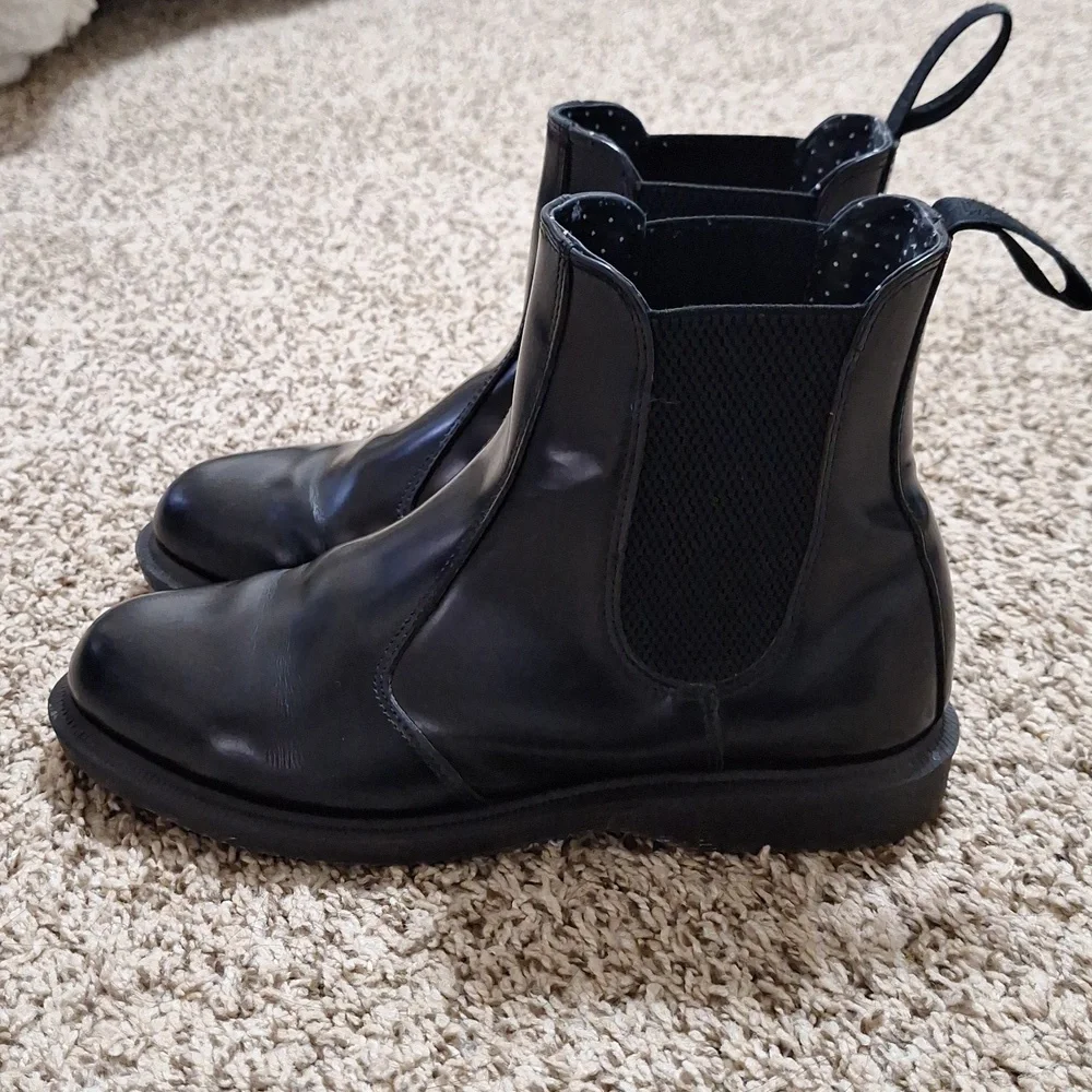 Dr. Martens flora Chelsea boot size womens 7 or EU38 - Picture 3 of 12
